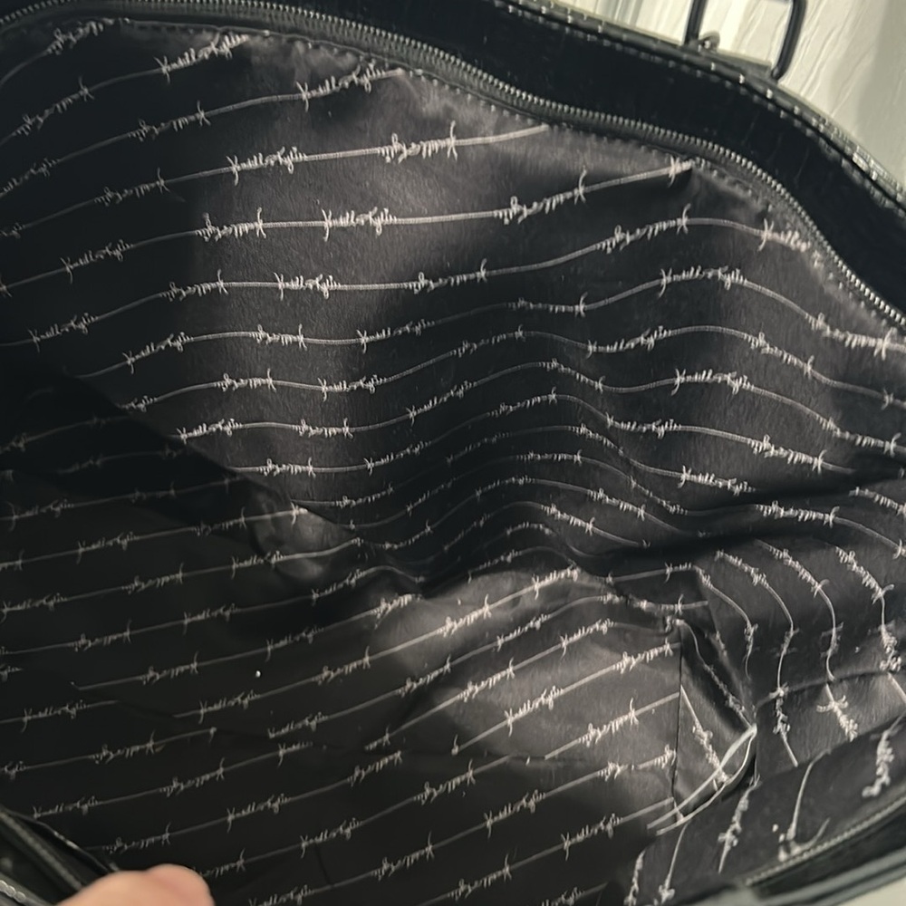 Kendall & Kylie Glossy Black Tote - Picture 3 of 6